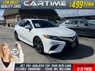 WHITE, 2018 TOYOTA CAMRY Image 