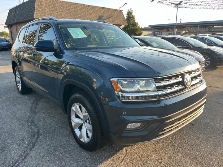 BLUE, 2018 VOLKSWAGEN ATLAS SE W/TECH PKG Image 11