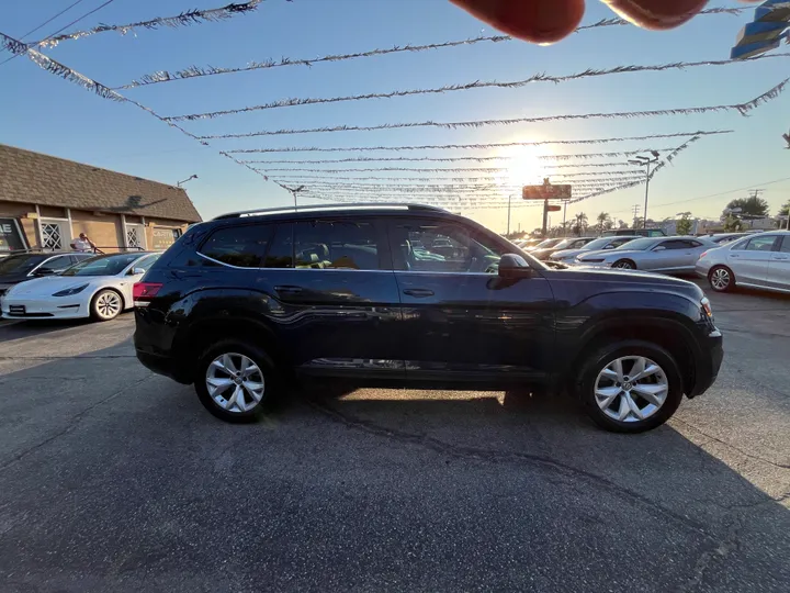 BLUE, 2018 VOLKSWAGEN ATLAS SE W/TECH PKG Image 23