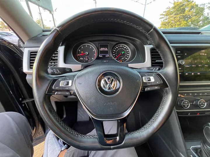 BLUE, 2018 VOLKSWAGEN ATLAS SE W/TECH PKG Image 44