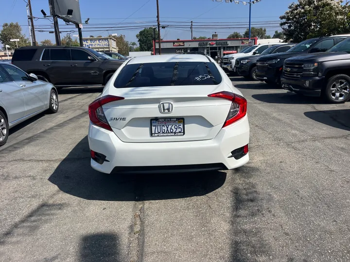 WHITE, 2016 HONDA CIVIC EX Image 11