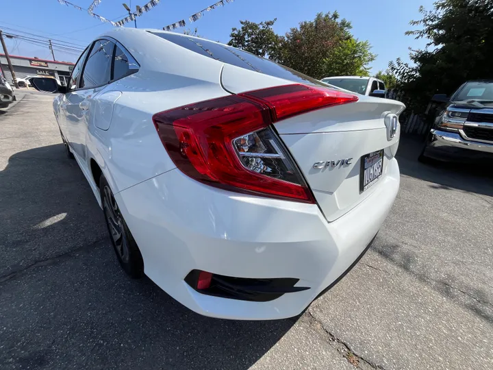 WHITE, 2016 HONDA CIVIC EX Image 19