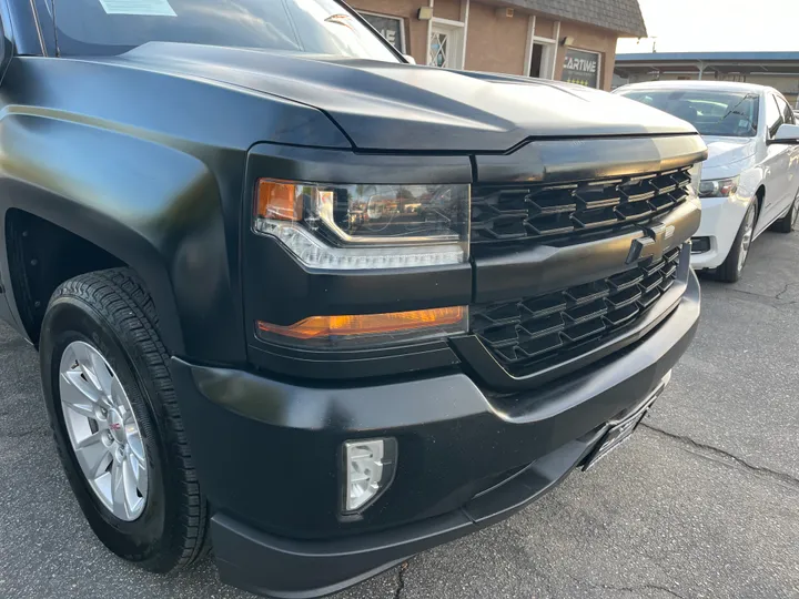 BLACK, 2018 CHEVROLET SILVERADO 1500 CREW CAB Image 9