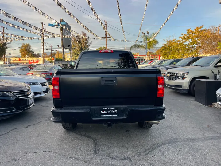 BLACK, 2018 CHEVROLET SILVERADO 1500 CREW CAB Image 17