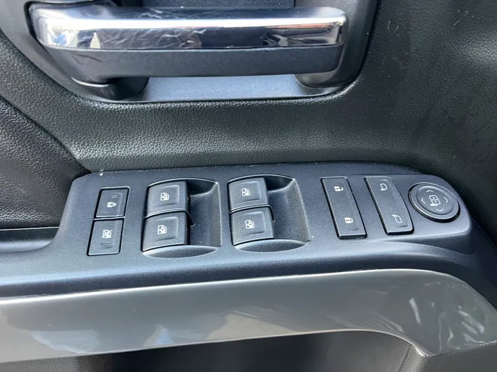 BLACK, 2018 CHEVROLET SILVERADO 1500 CREW CAB Image 28