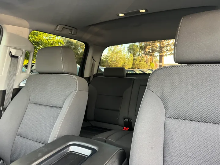 BLACK, 2018 CHEVROLET SILVERADO 1500 CREW CAB Image 30