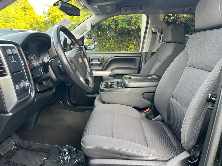 BLACK, 2018 CHEVROLET SILVERADO 1500 CREW CAB Image 31