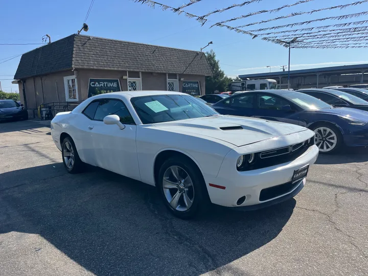 WHITE, 2019 DODGE CHALLENGER SXT Image 2