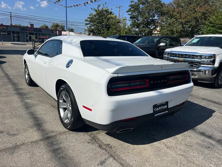 WHITE, 2019 DODGE CHALLENGER SXT Image 14