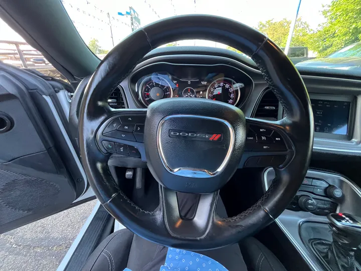 WHITE, 2019 DODGE CHALLENGER SXT Image 32