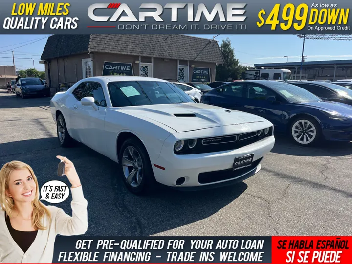 WHITE, 2019 DODGE CHALLENGER SXT Image 1