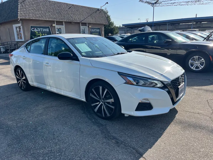 WHITE, 2021 NISSAN ALTIMA SR Image 2