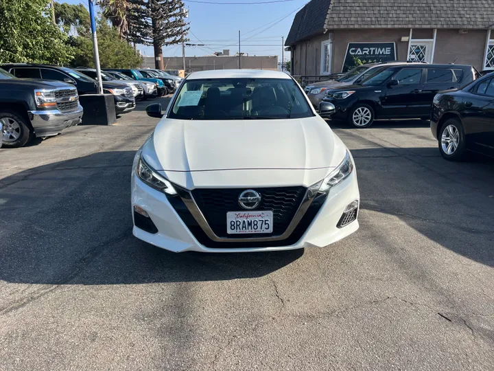 WHITE, 2021 NISSAN ALTIMA SR Image 5