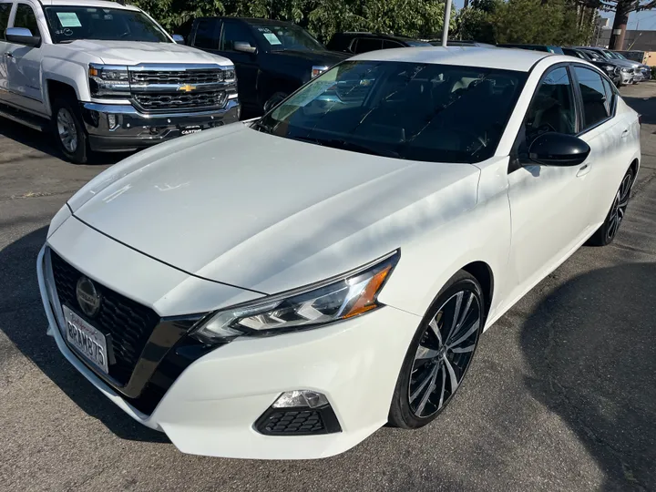 WHITE, 2021 NISSAN ALTIMA SR Image 7