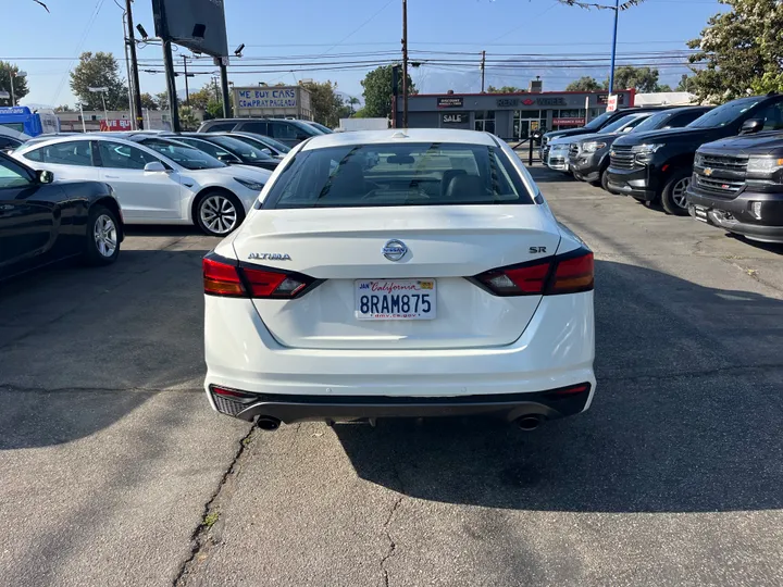 WHITE, 2021 NISSAN ALTIMA SR Image 15