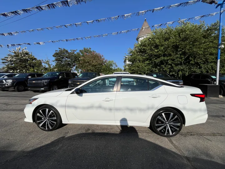 WHITE, 2021 NISSAN ALTIMA SR Image 16