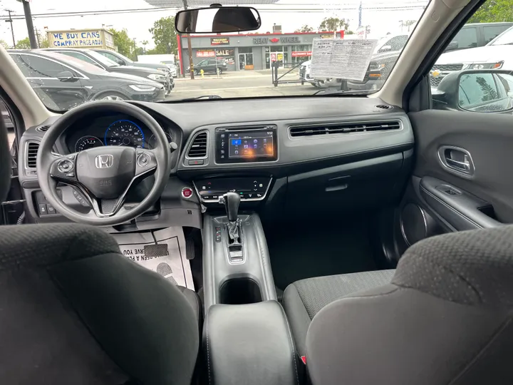 GRAY, 2018 HONDA HR-V EX Image 31