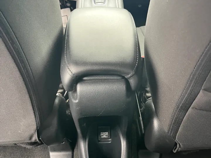 GRAY, 2018 HONDA HR-V EX Image 32