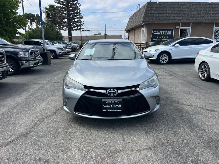 SILVER, 2015 TOYOTA CAMRY XSE Image 5