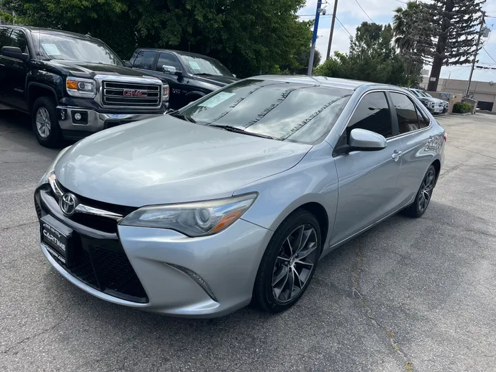 SILVER, 2015 TOYOTA CAMRY XSE Image 7