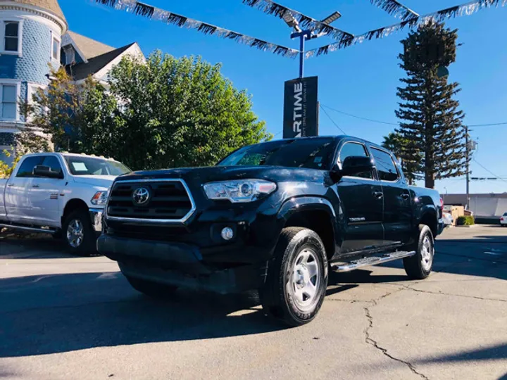 BLACK, 2019 TOYOTA TACOMA DOUBLE CAB SR5 Image 2