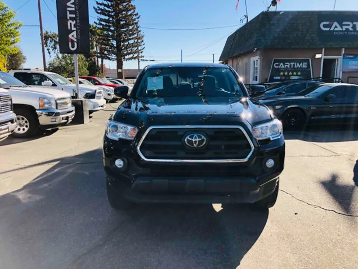 BLACK, 2019 TOYOTA TACOMA DOUBLE CAB SR5 Image 4