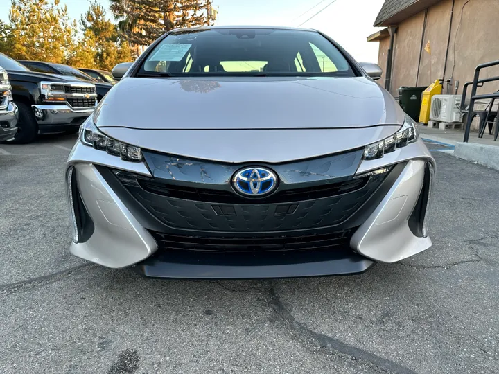 SILVER, 2019 TOYOTA PRIUS PRIME Image 4