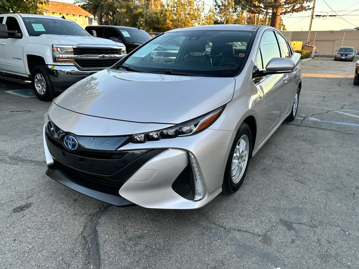 SILVER, 2019 TOYOTA PRIUS PRIME Image 5