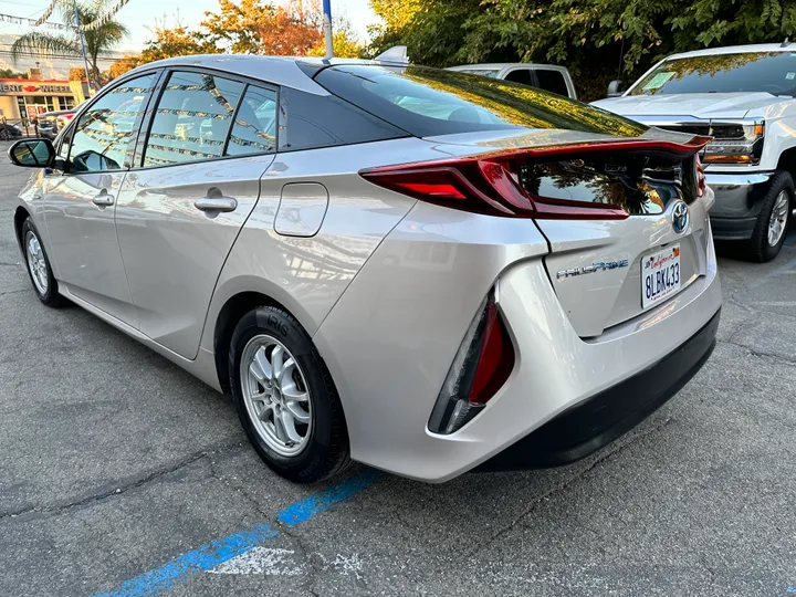 SILVER, 2019 TOYOTA PRIUS PRIME Image 11