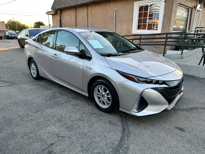 SILVER, 2019 TOYOTA PRIUS PRIME Image 19