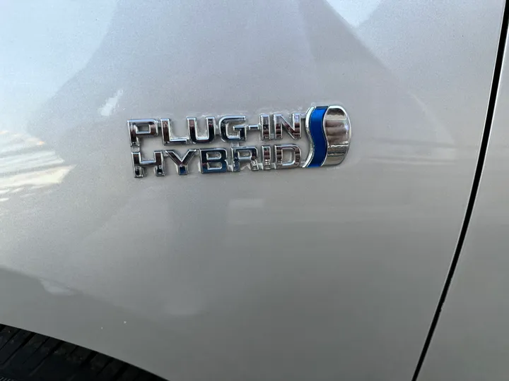 SILVER, 2019 TOYOTA PRIUS PRIME Image 23