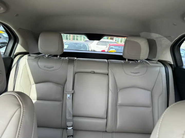 BLUE, 2021 CADILLAC XT4 Image 9