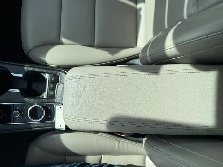 BLUE, 2021 CADILLAC XT4 Image 17