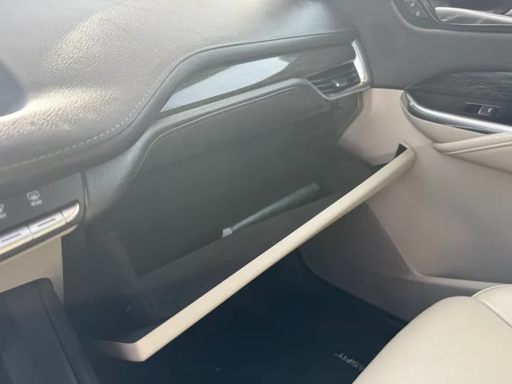 BLUE, 2021 CADILLAC XT4 Image 18