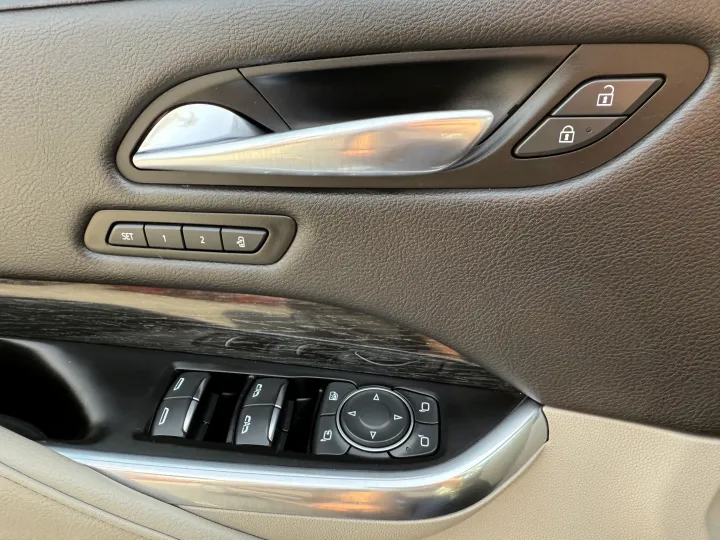 BLUE, 2021 CADILLAC XT4 Image 28