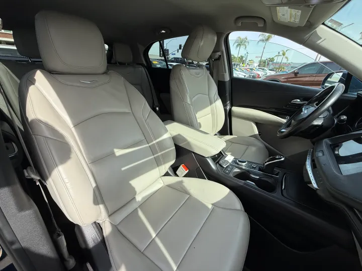 BLUE, 2021 CADILLAC XT4 Image 34