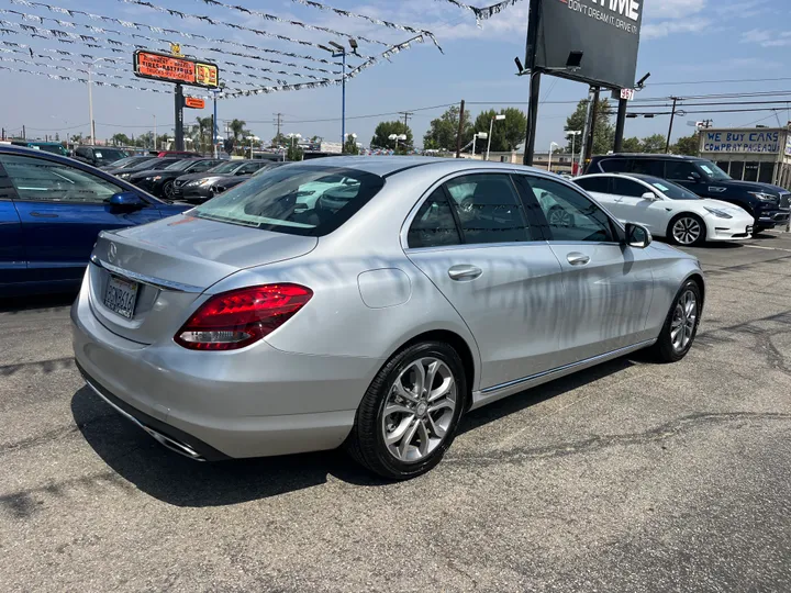 SILVER, 2015 MERCEDES-BENZ C-CLASS C300 Image 10