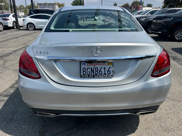 SILVER, 2015 MERCEDES-BENZ C-CLASS C300 Image 18