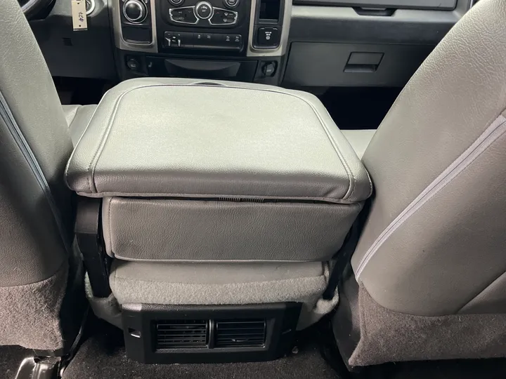 SILVER, 2016 RAM 1500 CREW CAB      DIESEL Image 20