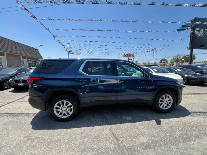 BLUE, 2022 CHEVROLET TRAVERSE LS SPORT UTILITY Image 20