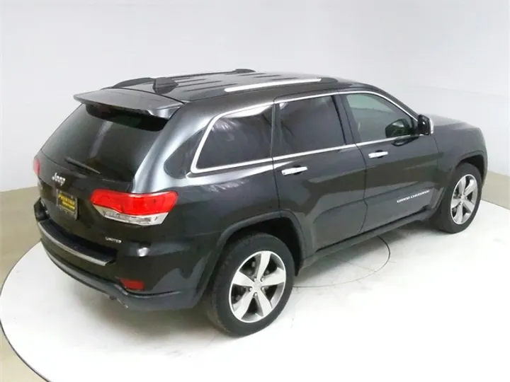 Brilliant Black Crystal Pearlcoat, 2014 JEEP GRAND CHEROKEE Image 16