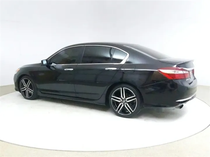 Crystal Black Pearl, 2016 HONDA ACCORD Image 5