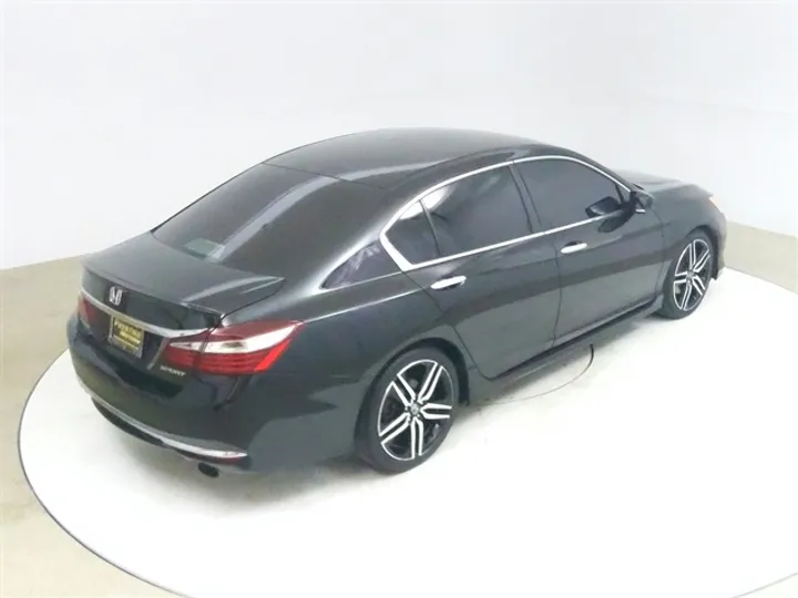 Crystal Black Pearl, 2016 HONDA ACCORD Image 16