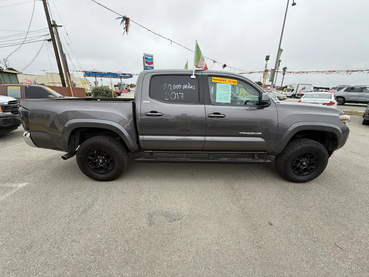 GRAY, 2017 TOYOTA TACOMA DOUBLE CAB Image 5