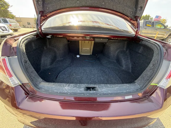 RED, 2011 HONDA ACCORD Image 11