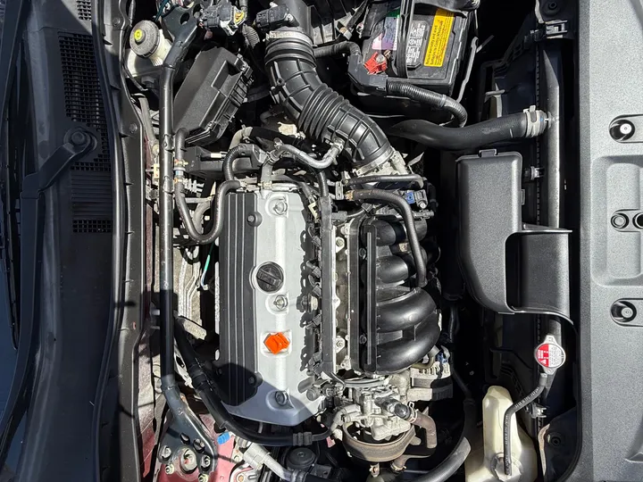 RED, 2011 HONDA ACCORD Image 12