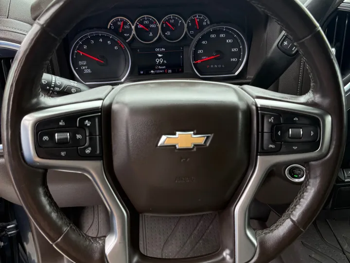WHITE, 2021 CHEVROLET SILVERADO 1500 CREW CAB Image 8