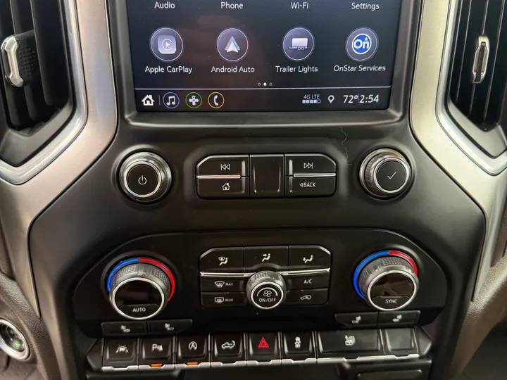 WHITE, 2021 CHEVROLET SILVERADO 1500 CREW CAB Image 10