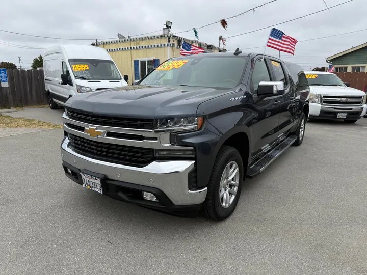 WHITE, 2021 CHEVROLET SILVERADO 1500 CREW CAB Image 1