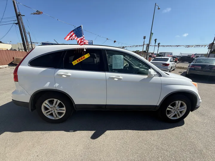 WHITE, 2011 HONDA CR-V Image 6